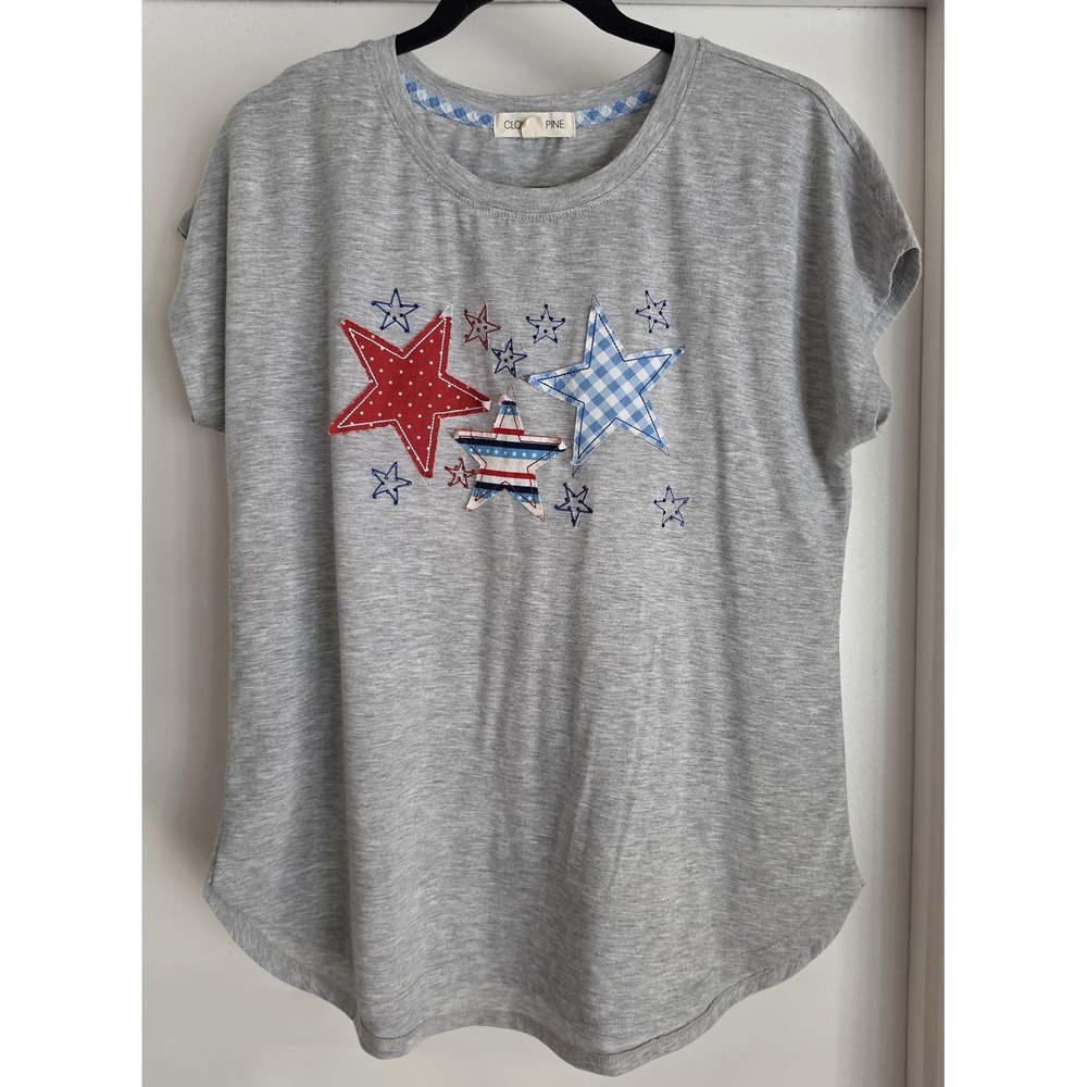 CLOVER + PINE Women's Gray Star Print Short Sleeve T-Shirt Size M 4th of July